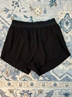 Aritzia TNA Golden Shorts